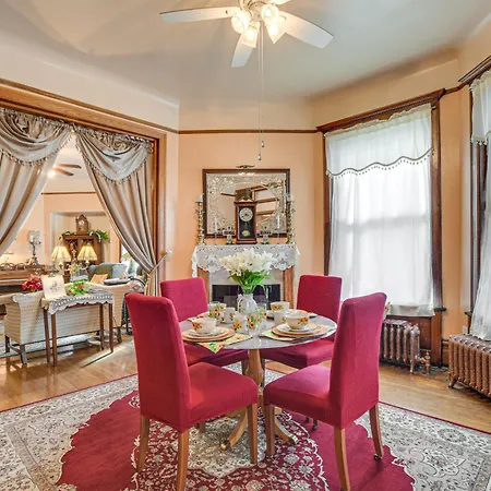 5 Mi To Dtwn Chicago Apartment In Garfield Park!